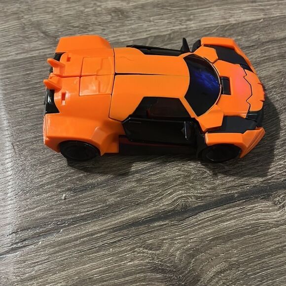 A transformer robot but is used. - Picture 3 of 6